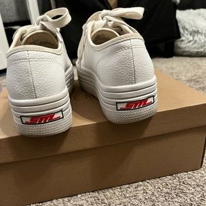 Steve Madden Bobbi 30 White Sneakers.